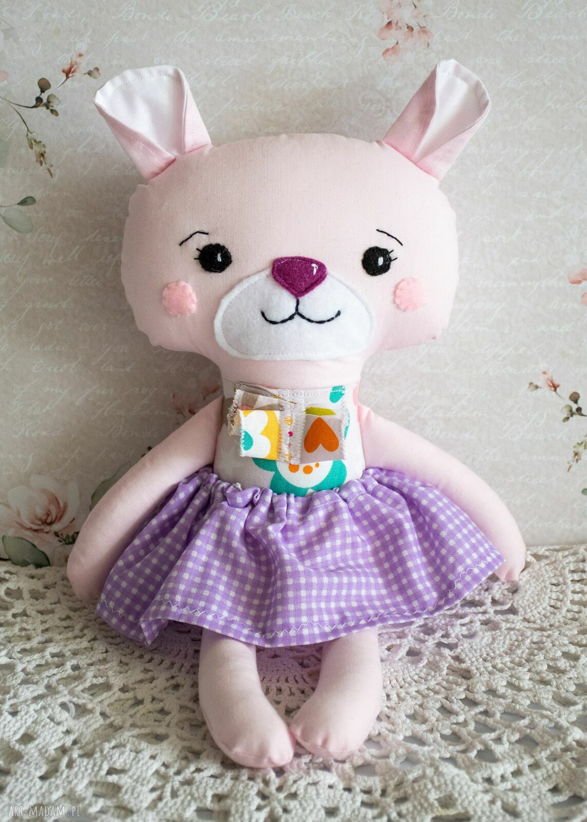 Miś średni Julka 32 cm - romantyczna maskotka handmade dla dziecka