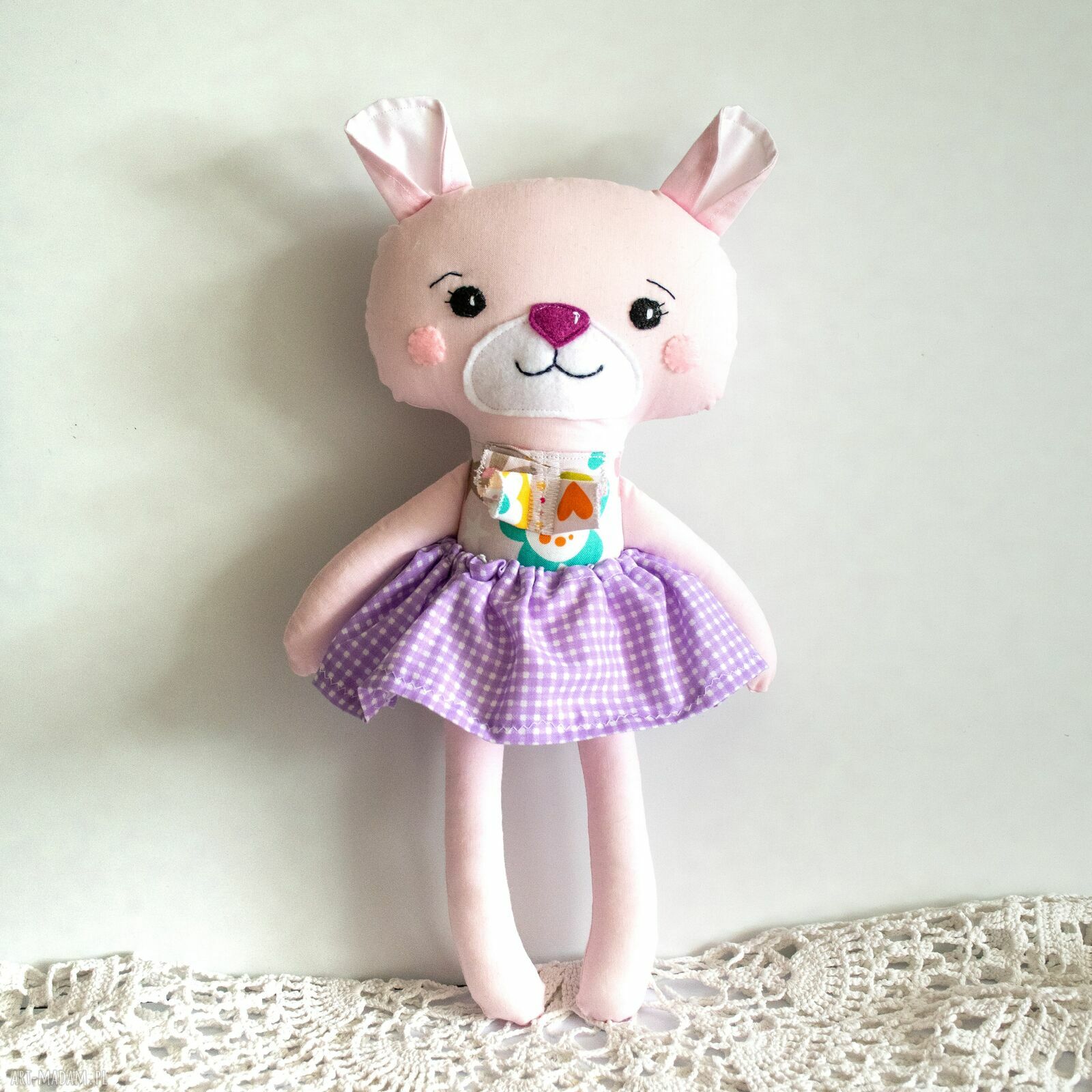 Miś średni Julka 32 cm - romantyczna maskotka handmade dla dziecka
