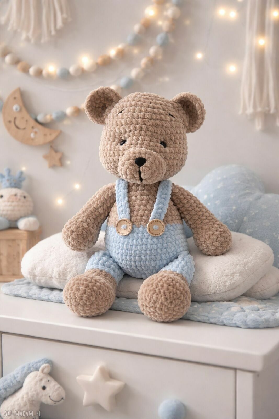 Miś szydełkowy w spodenkach - beż i błękit ok. 39 cm