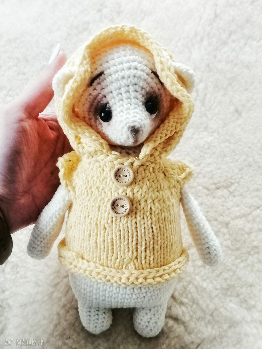 Miś w żółtym sweterku z guziczkami - handmade