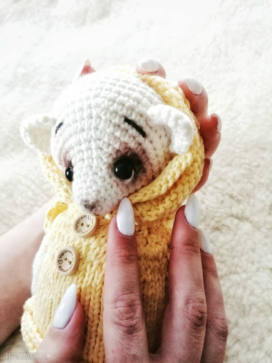 Miś w żółtym sweterku z guziczkami - handmade