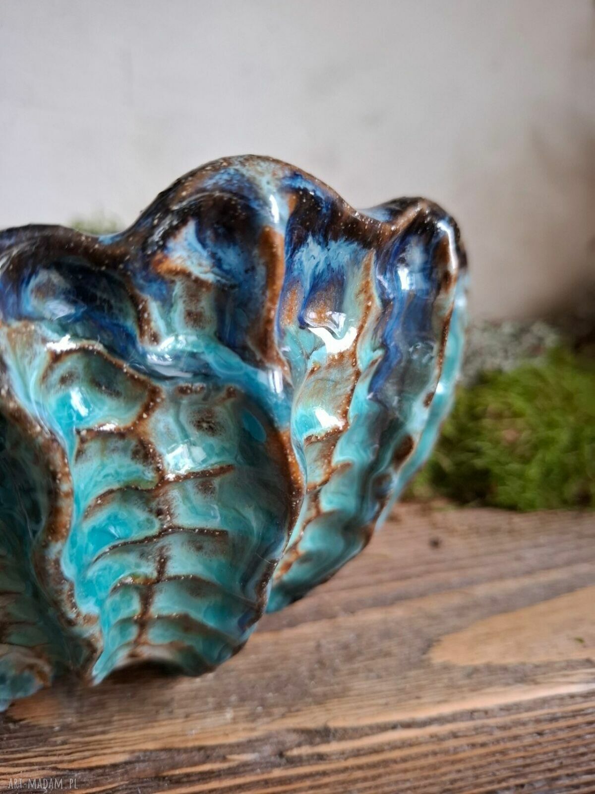 Misa ceramiczna - Ciemna muszla, ręcznie lepiona 19 cm - pomysł na prezent
