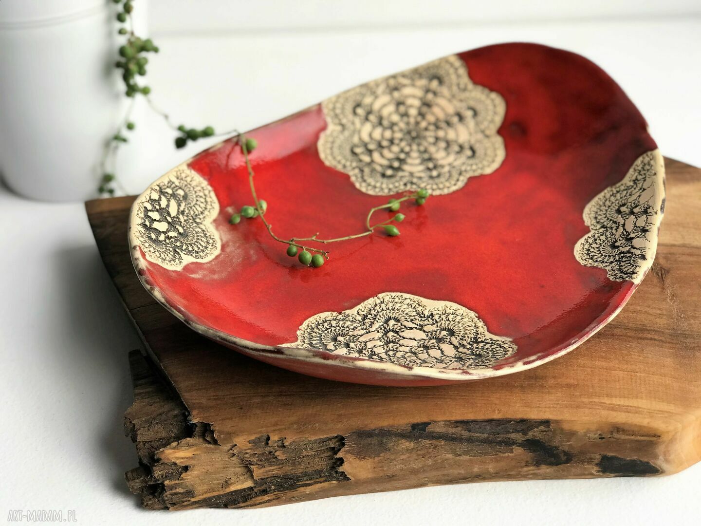 Misa ceramiczna z koronką - do serwowania suchych smakołyków