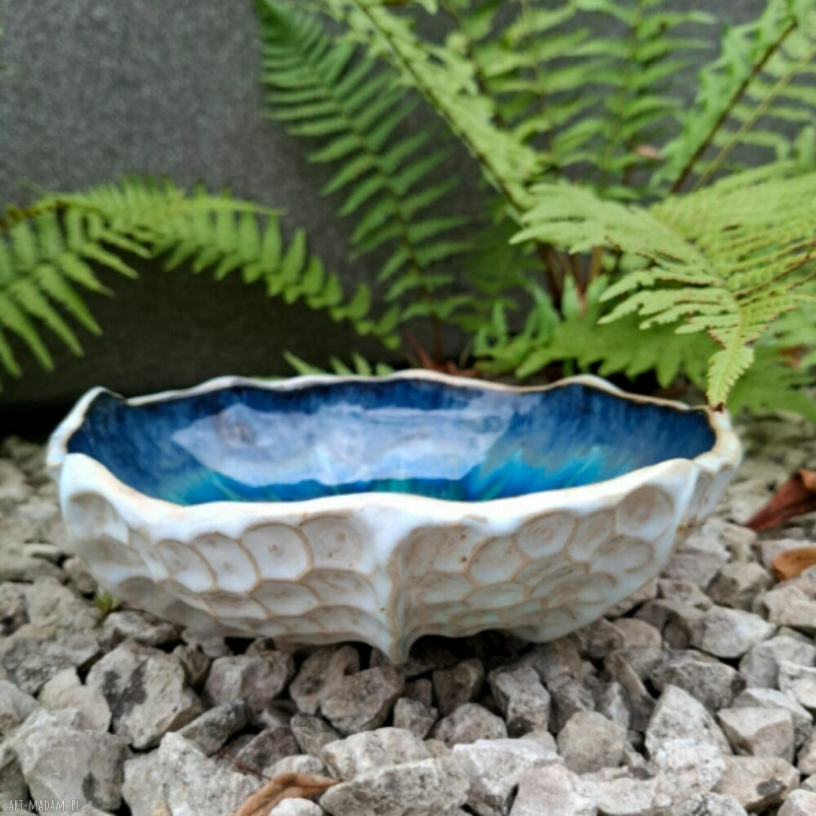 Ręcznie lepiona misa ceramiczna Muszla w turkusowo-granatowych odcieniach