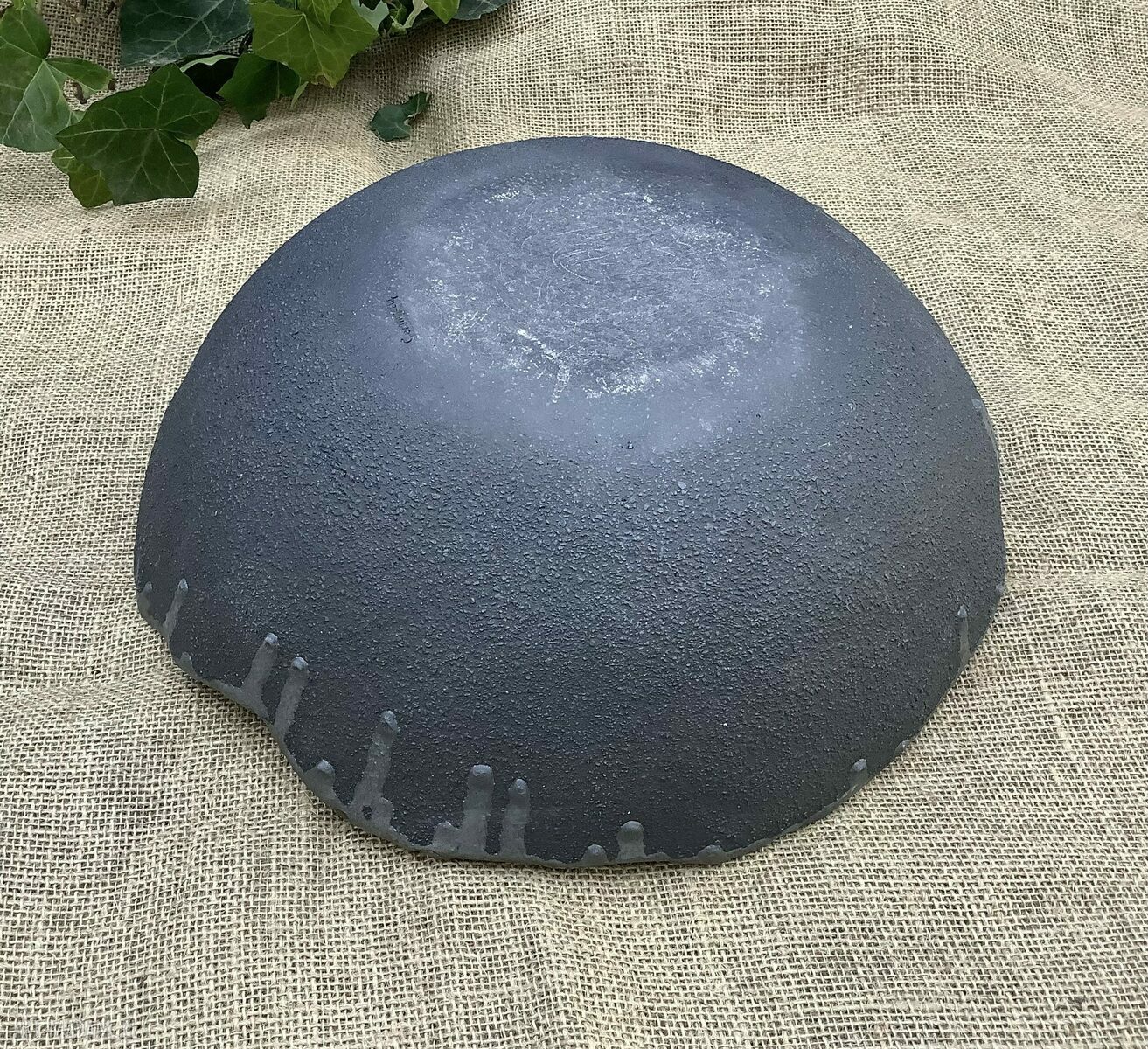 Misa ceramiczna „Noc” - ręcznie robiona, czarna z efektem srebrnych przegląsów