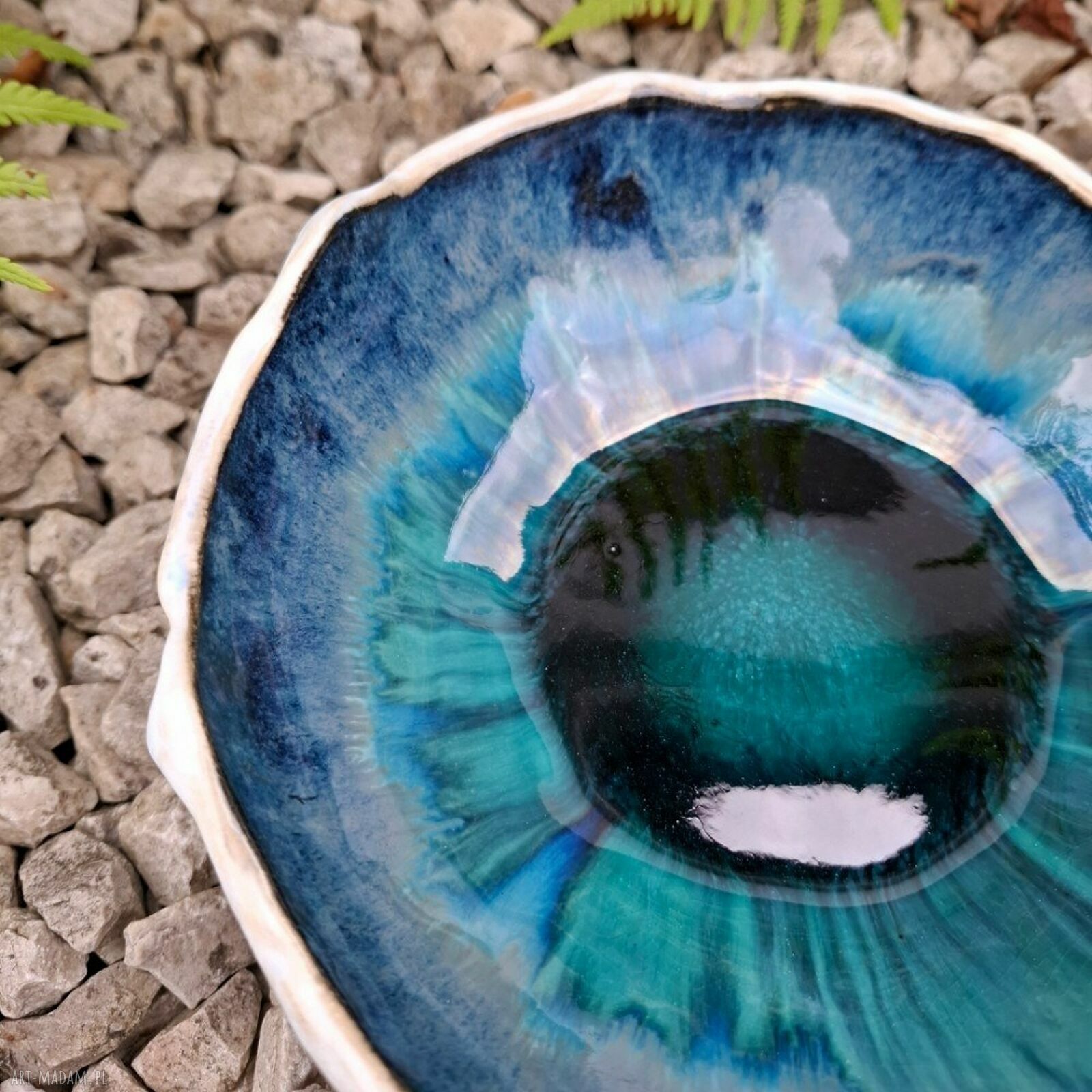 Ręcznie lepiona misa ceramiczna Muszla w turkusowo-granatowych odcieniach