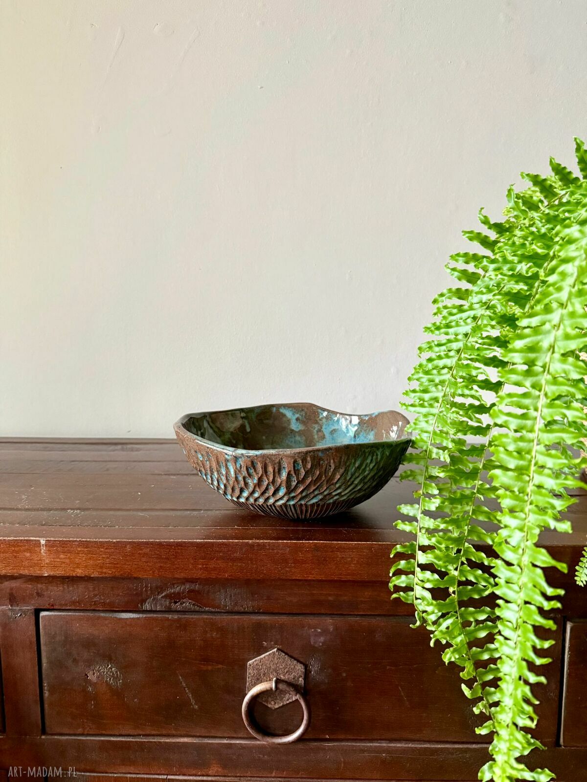 Misa ceramiczna z kolekcji Deep Lines - ręcznie szkliwiona