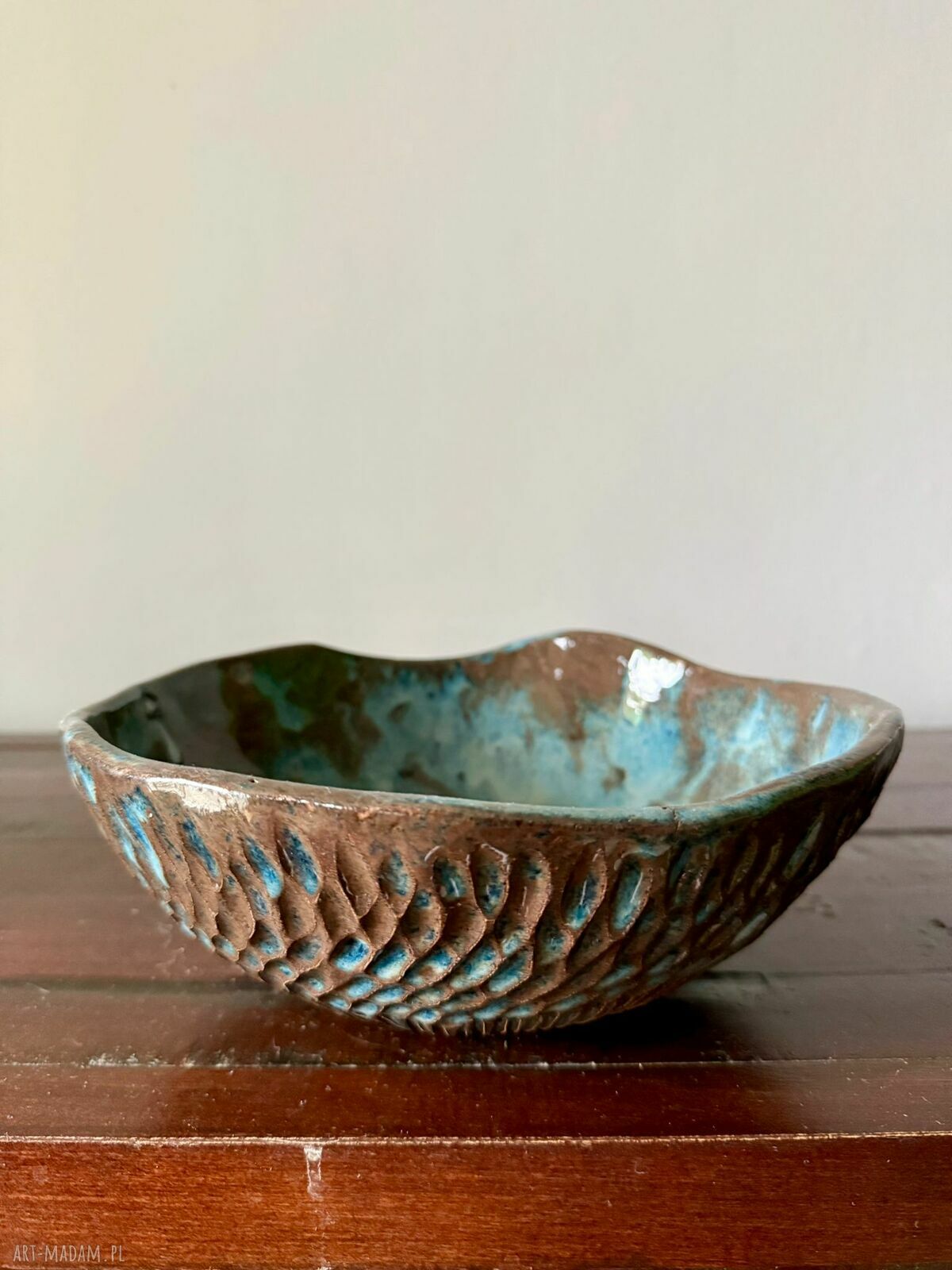 Misa ceramiczna z kolekcji Deep Lines - ręcznie szkliwiona