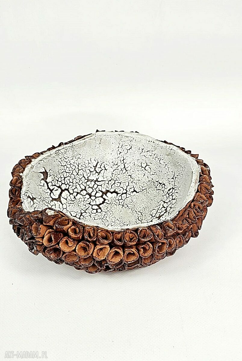 Misa ceramiczna z kolekcji Moeskiej - czerwona, ręcznie lepiona