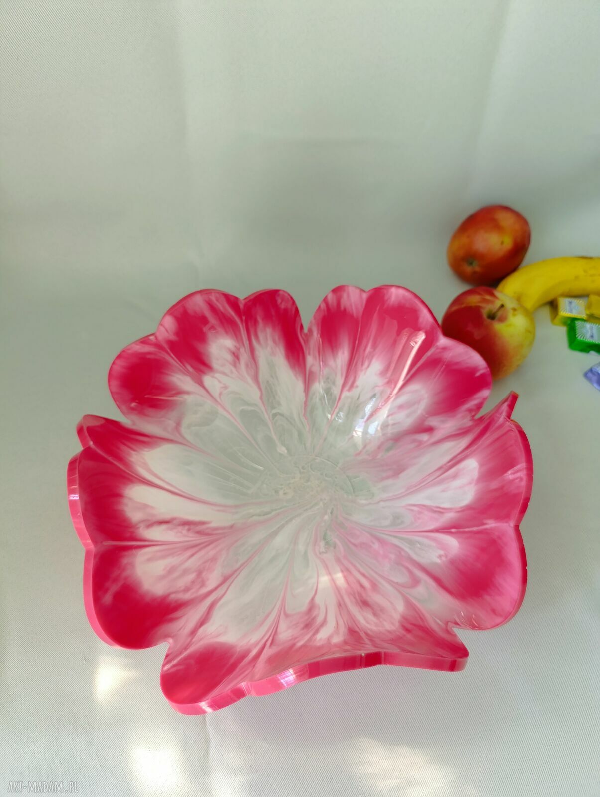Kwiatowa misa dekoracyjna z żywicy epoksydowej - róż i biel (handmade)