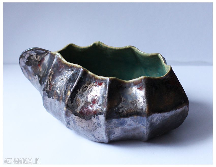 Misa muszla z ceramiki handmade - turkus i czarna skorupa