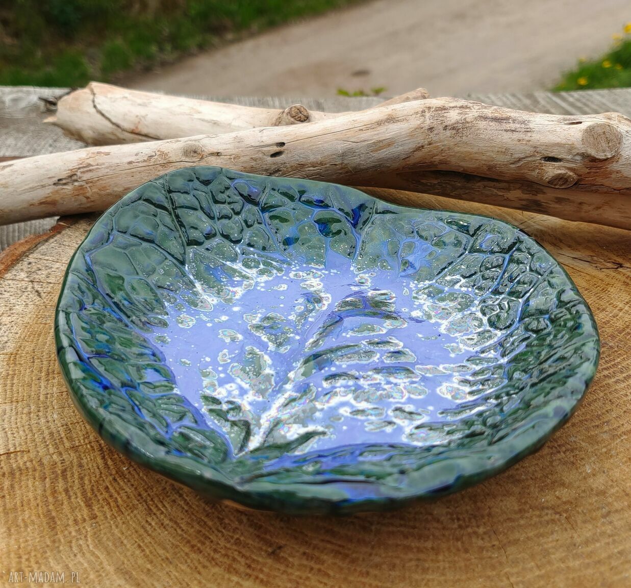 Ceramiczna misa na przekąski z kamionki w formie liścia kapusty