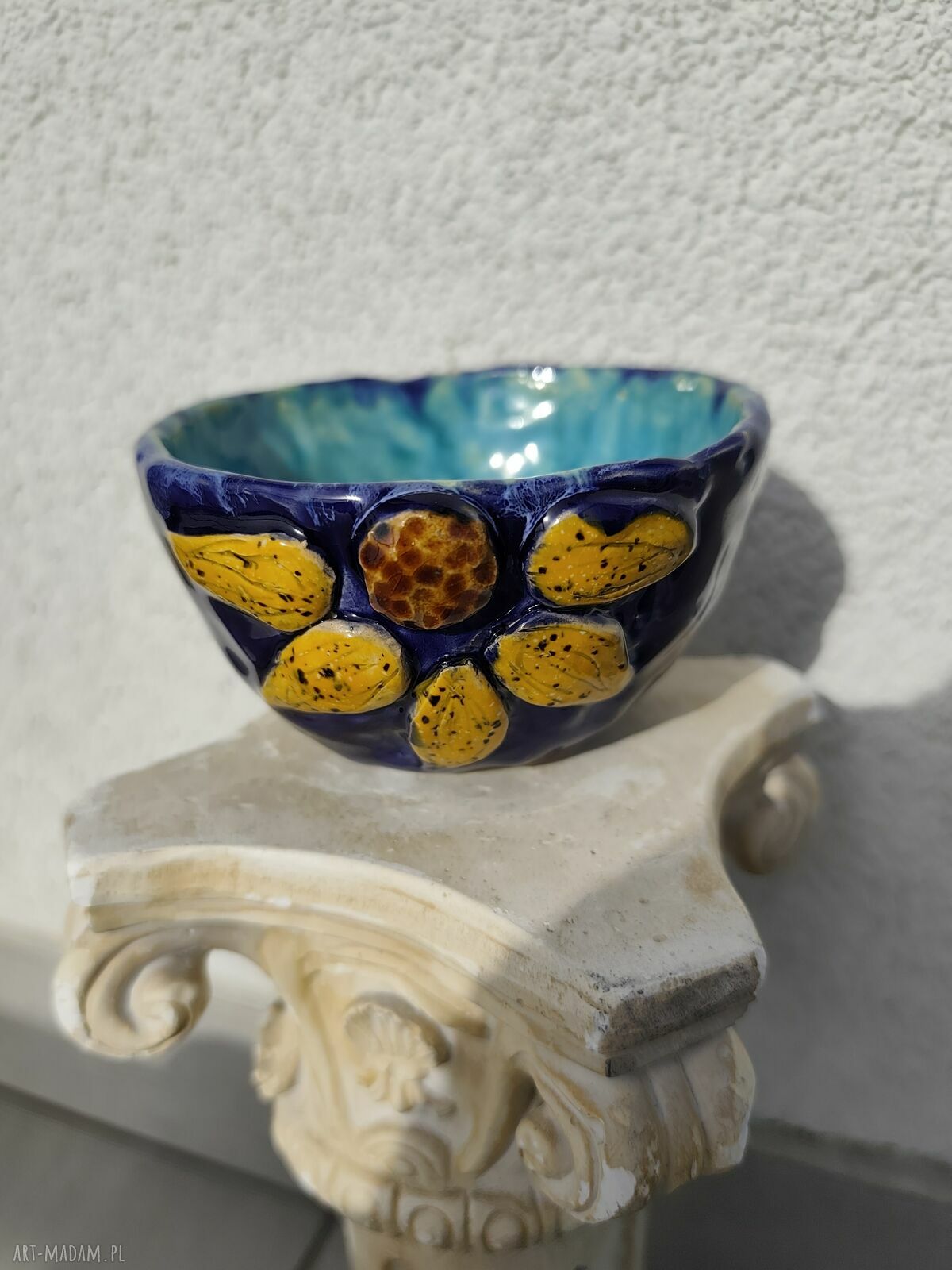 Miseczka ceramiczna na orzeszki z urocza żabką - rękodzieło
