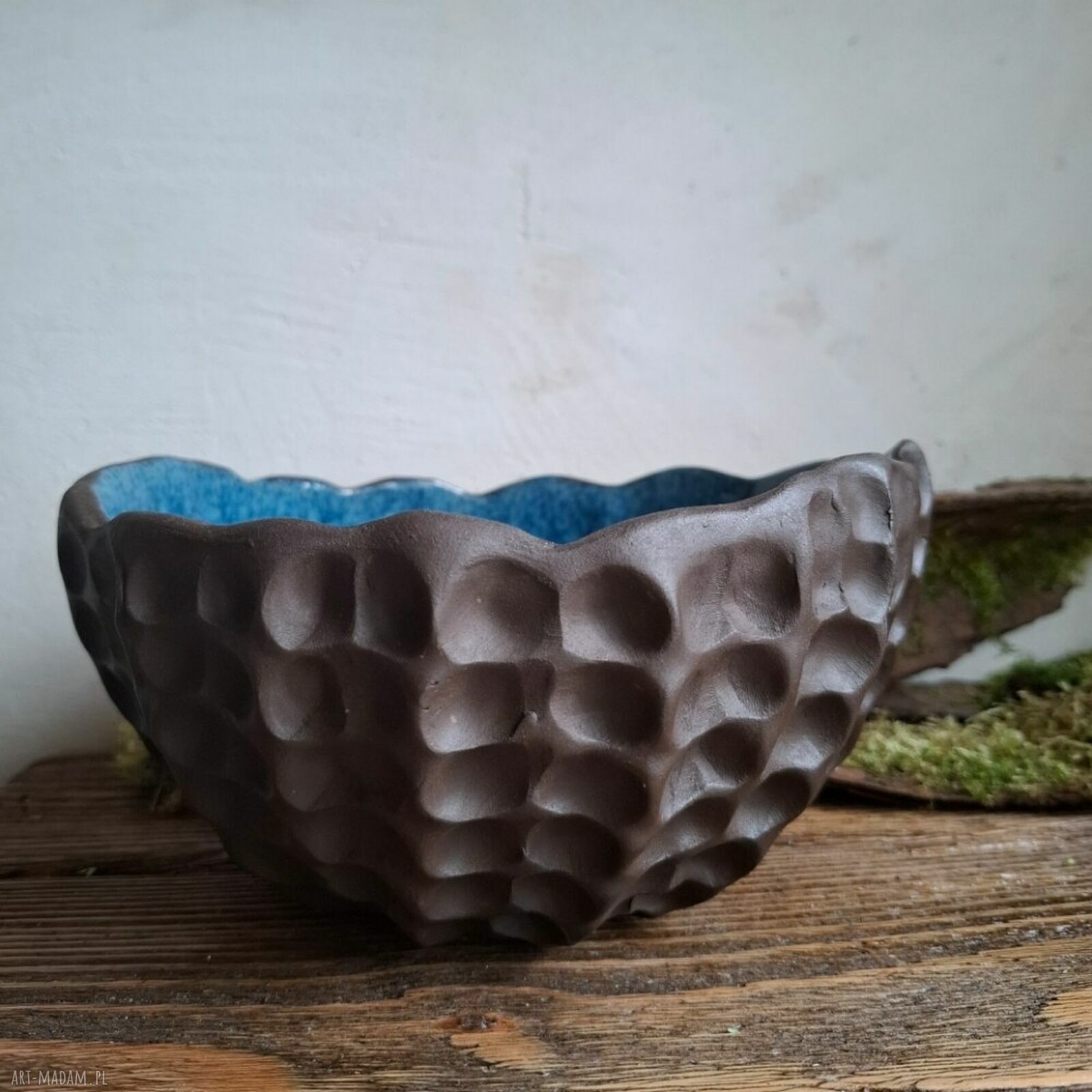Miska ceramiczna „Ciemna muszla” - ręcznie lepiona, użytkowa