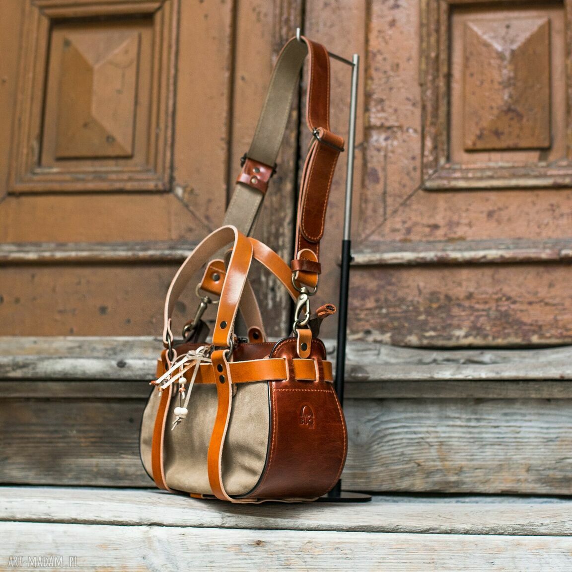 Mała torebka skórzana boho Missy w beżowym kolorze