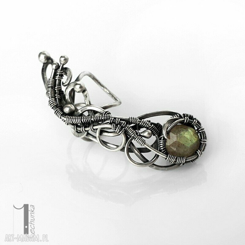 kolczyki: Selene srebrna nausznica z labradorytem handmade