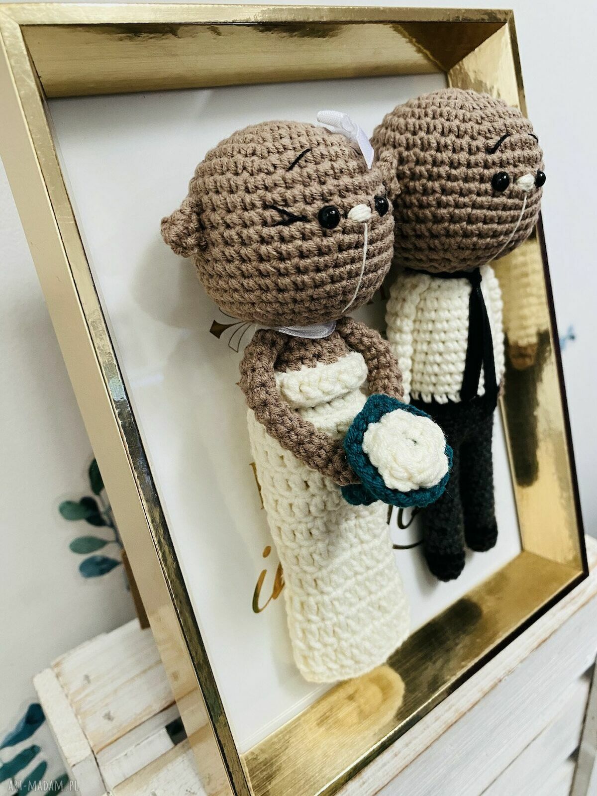 Młoda Para misie w złotej ramce - ręcznie robiony prezent ślubny (handmade)