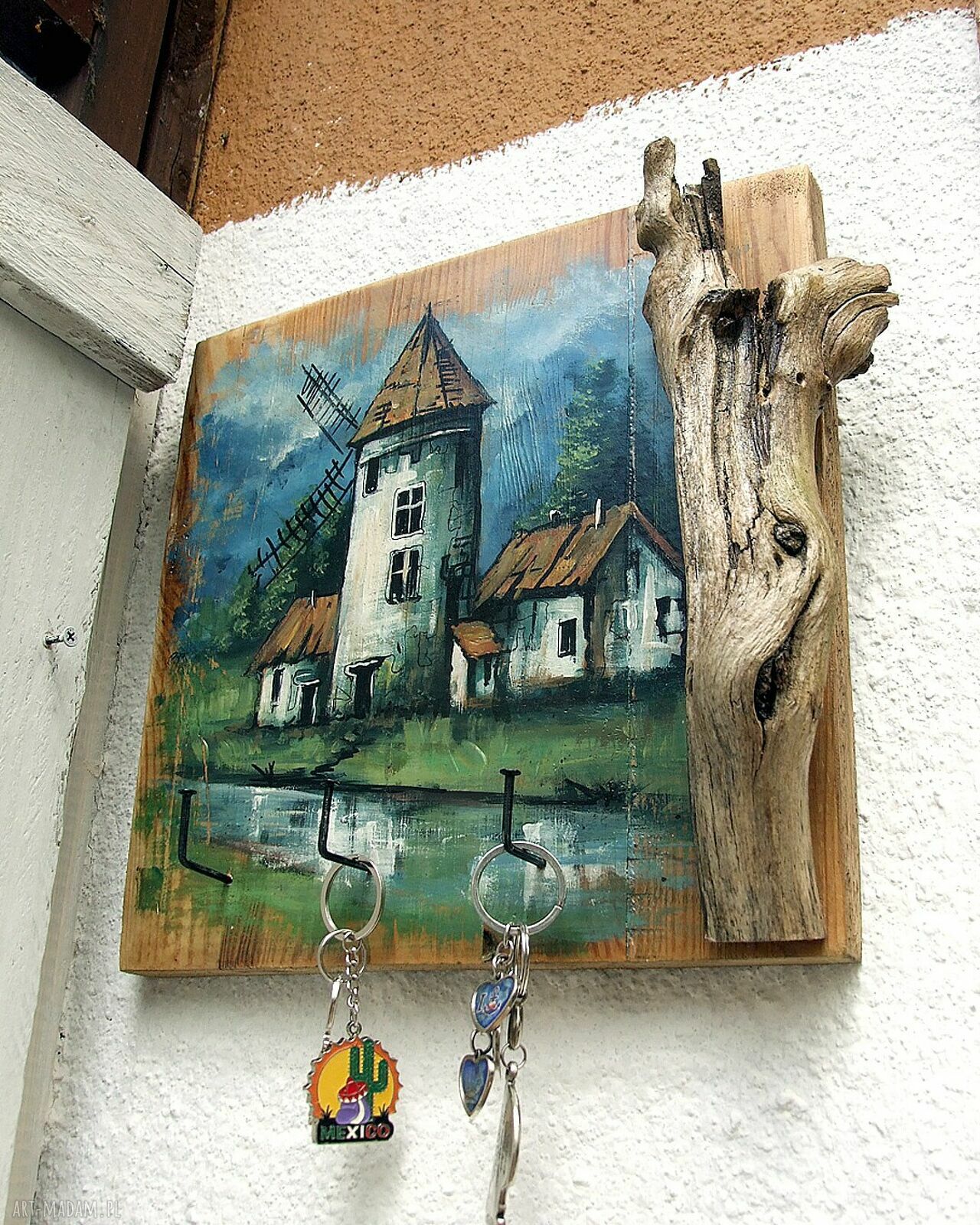 Młynarzówka - wieszak ze starych desek na klucze z malowanym pejzażem