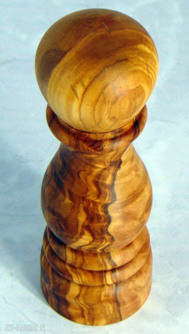 Młynek do pieprzu i soli z drewna oliwnego 16 cm ręcznie robiony