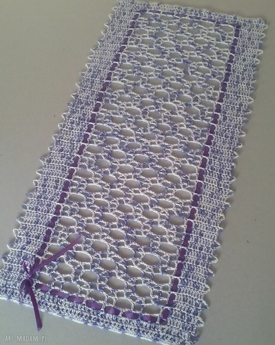 Bieżnik Modern Violet - rękodzieło szydełkowe z bawełny (65 x 31 cm)