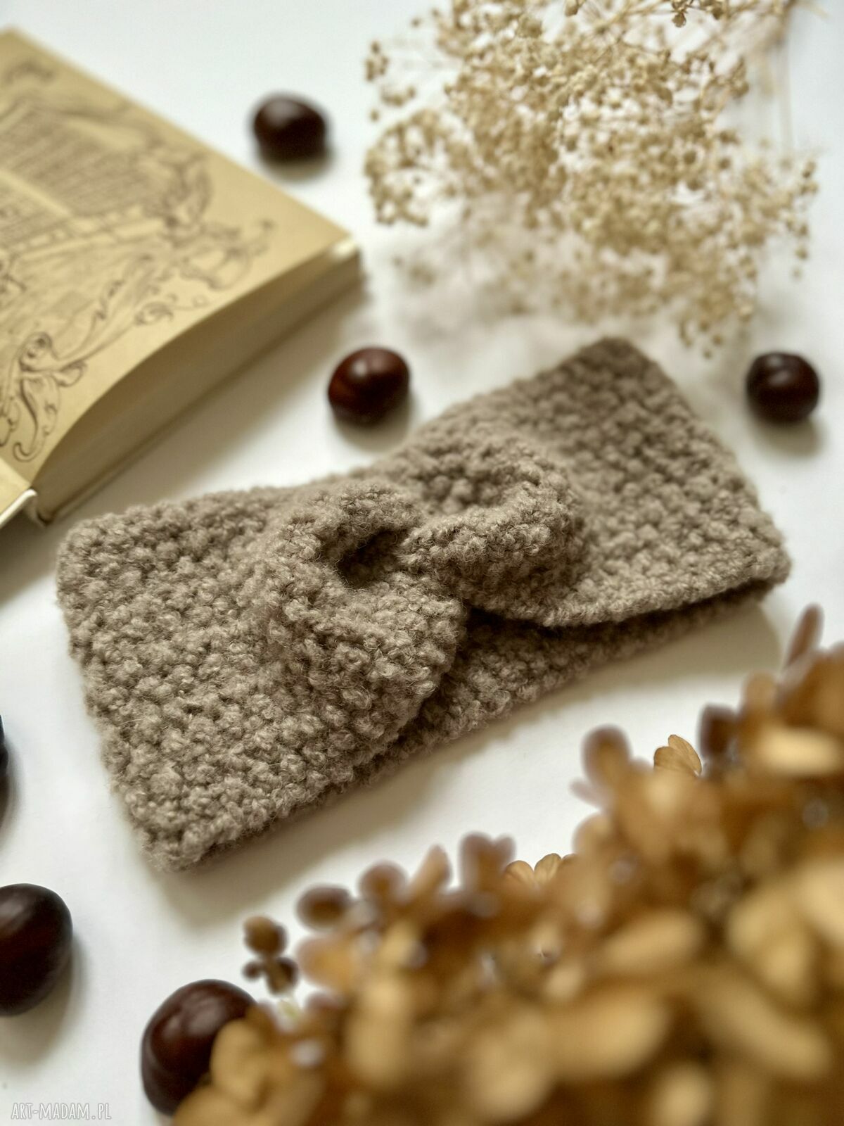 Modna opaska wełniana Twist Boucle w ciemnym beżu