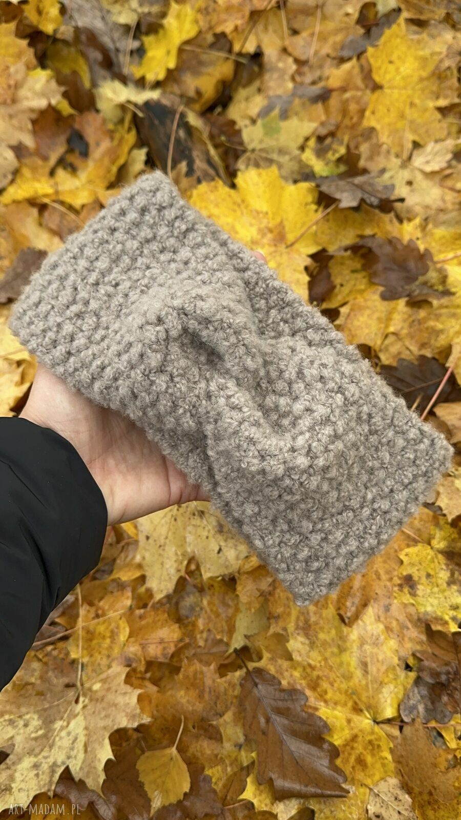Modna opaska wełniana Twist Boucle w ciemnym beżu