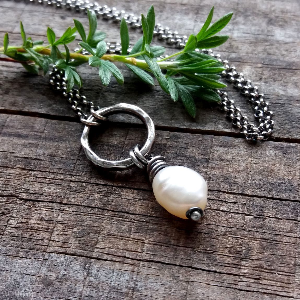 Naszyjnik perłą srebro 925 modny prezent srebrny krótki