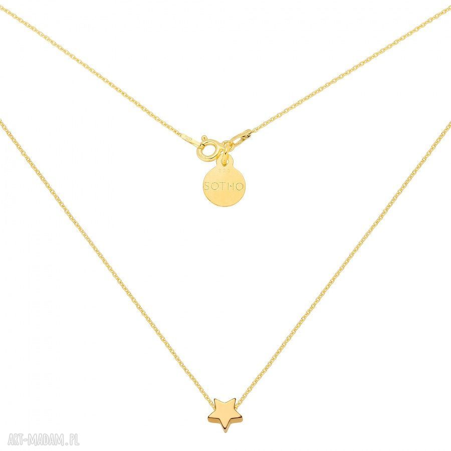 Złoty naszyjnik delikatną gwiazdką