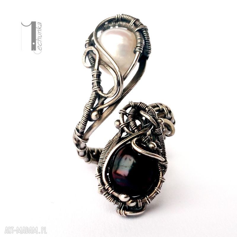 pierścionki: Monochrome V srebrny pierścień z perłami hand made