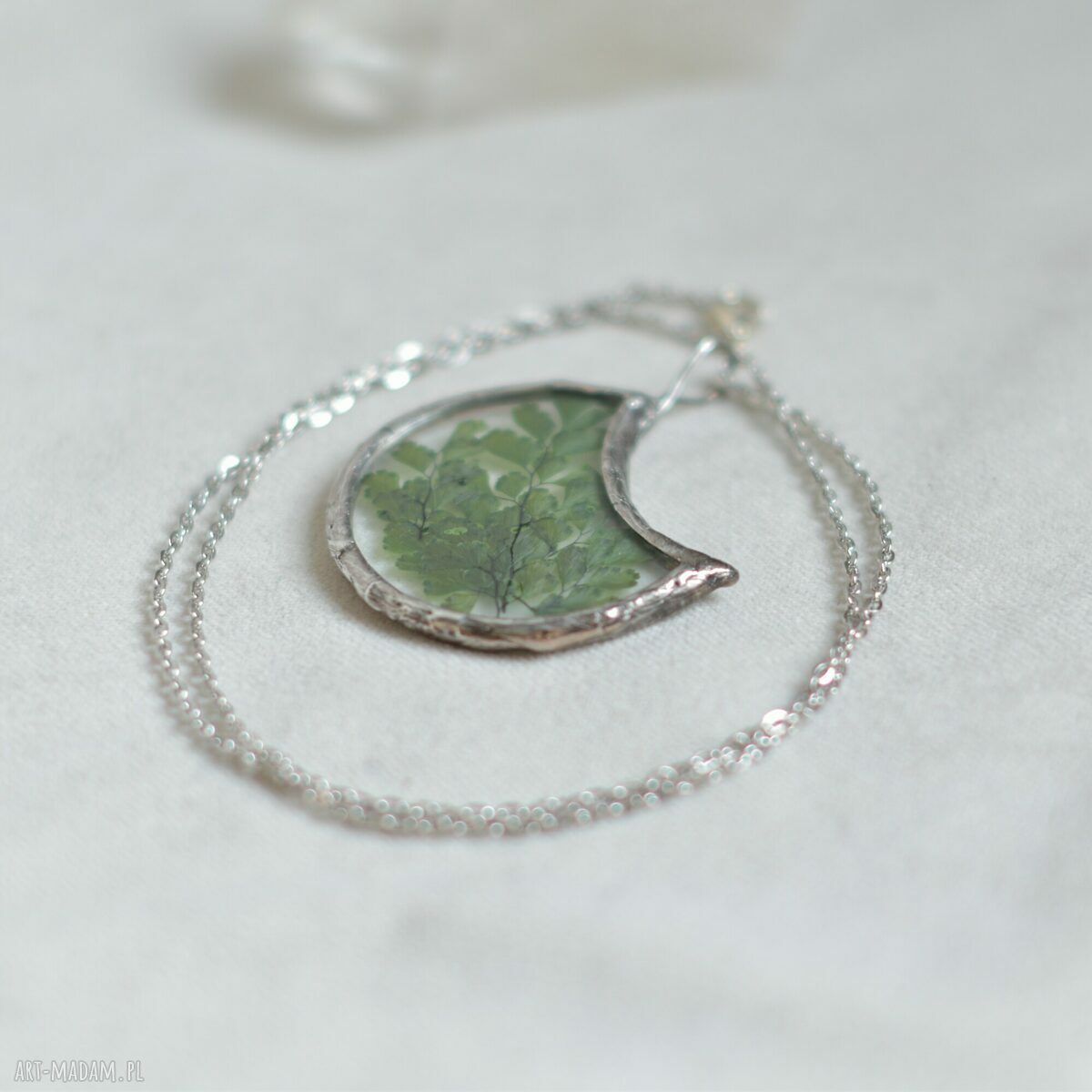Moon fern - naszyjnik księżycowy z prawdziwą paprocią