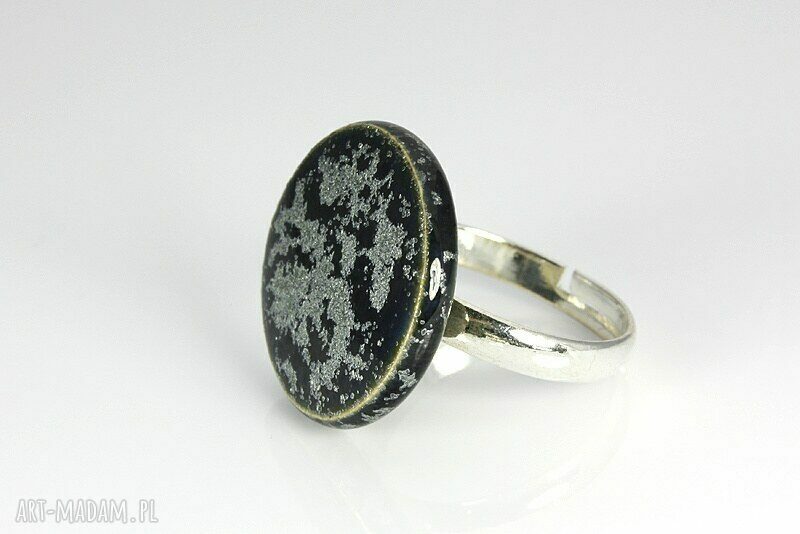 Moon ring