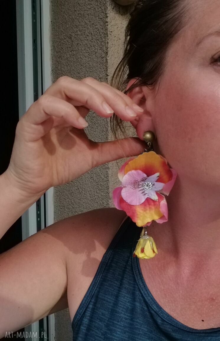 Klipsy boho z kolorowymi kwiatami i frędzlami - folk