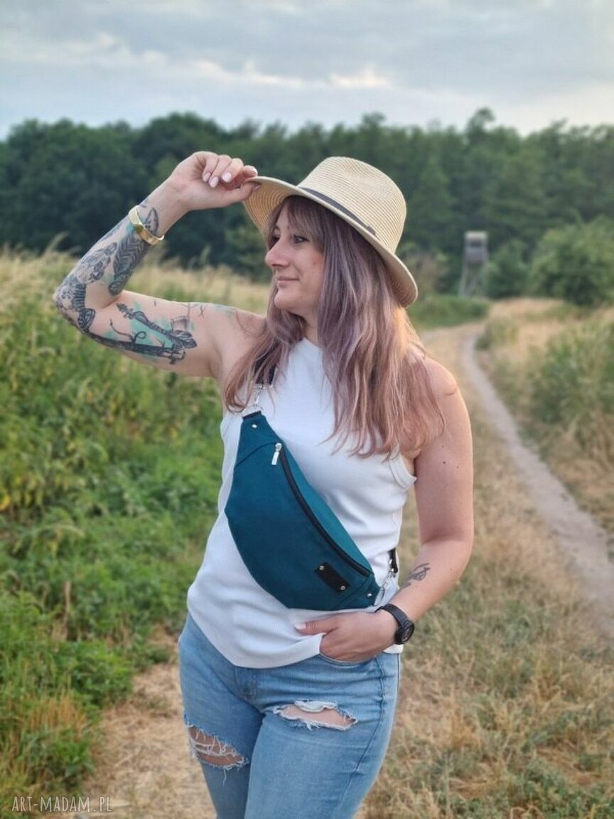 Nerka morska zieleń w rozmiarze L - pojemna saszetka handmade na co dzień i na wyjazd