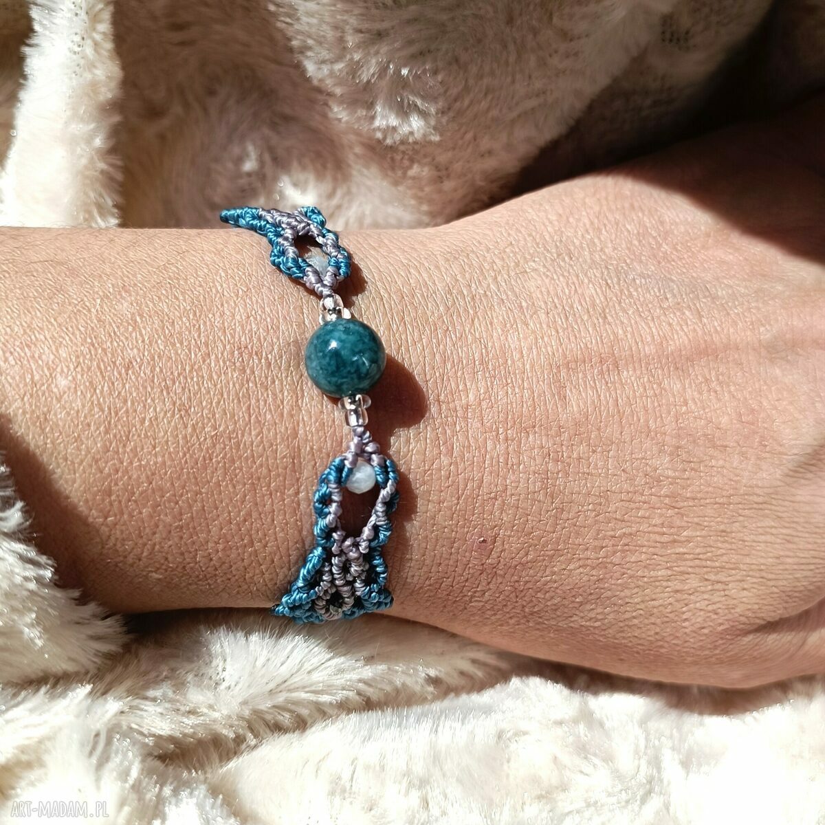 Morski Gacek - bransoletka z akwamarynem, turmalinem i hematytem w mikro makramie
