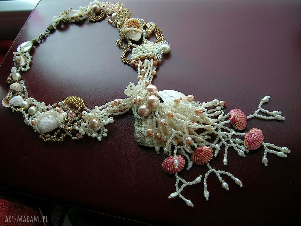 Morskie opowieści - kolia z naturalnych pereł i muszli (handmade)