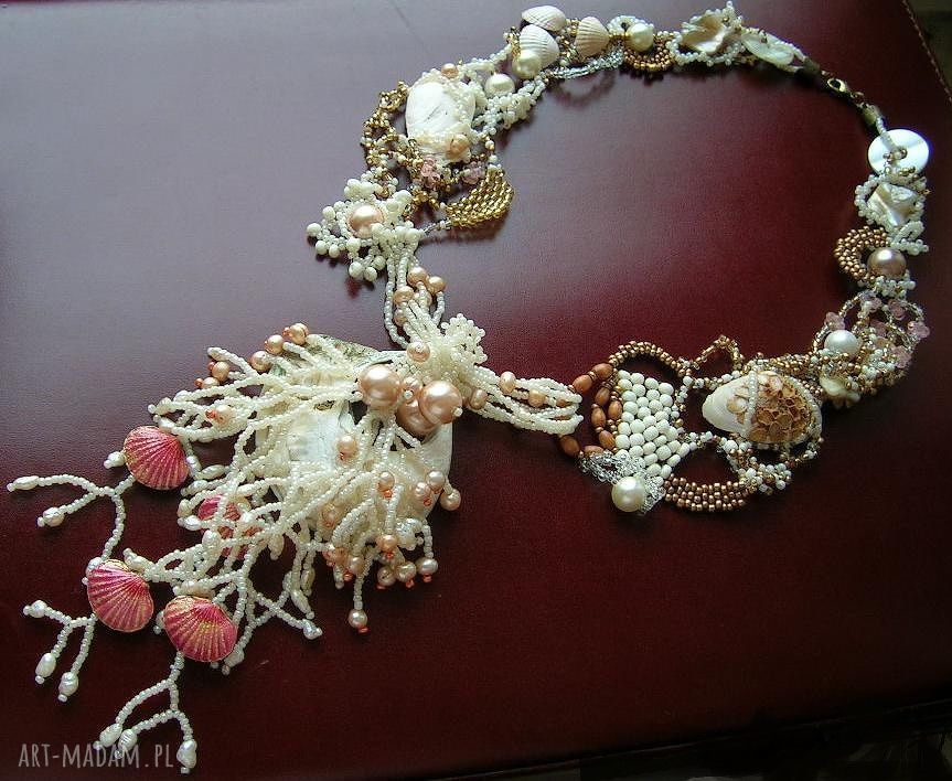 Morskie opowieści - kolia z naturalnych pereł i muszli (handmade)