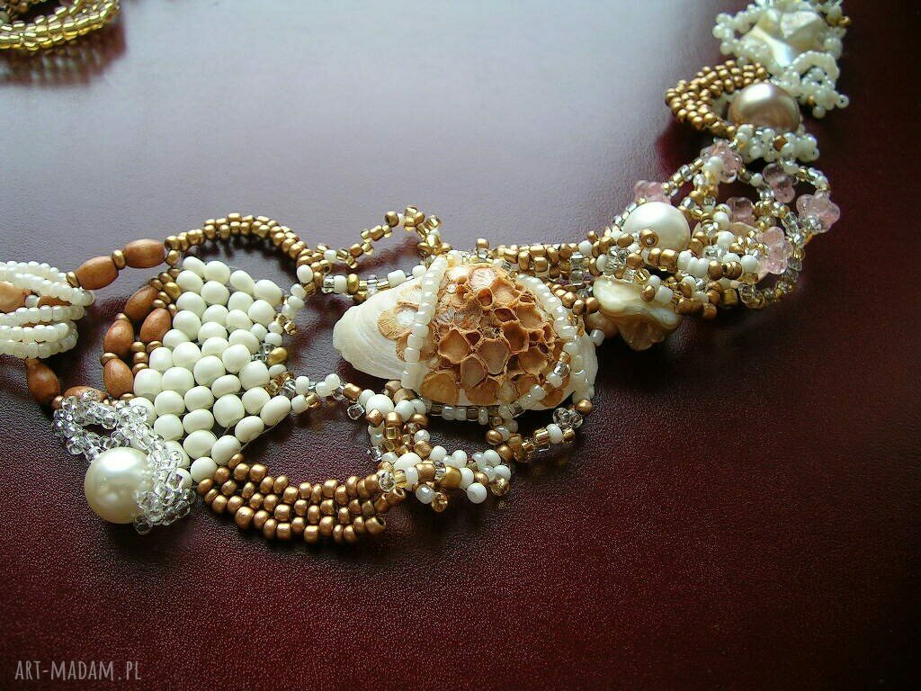 Morskie opowieści - kolia z naturalnych pereł i muszli (handmade)