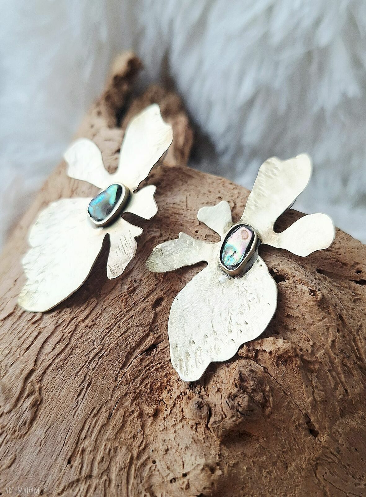 Mosiężne kolczyki kwiaty z muszlą paua - unikatowe handmade