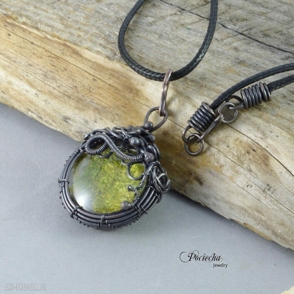 Naszyjnik terrarium z mchem - wisior z miedzi i szkła w wire wrapping