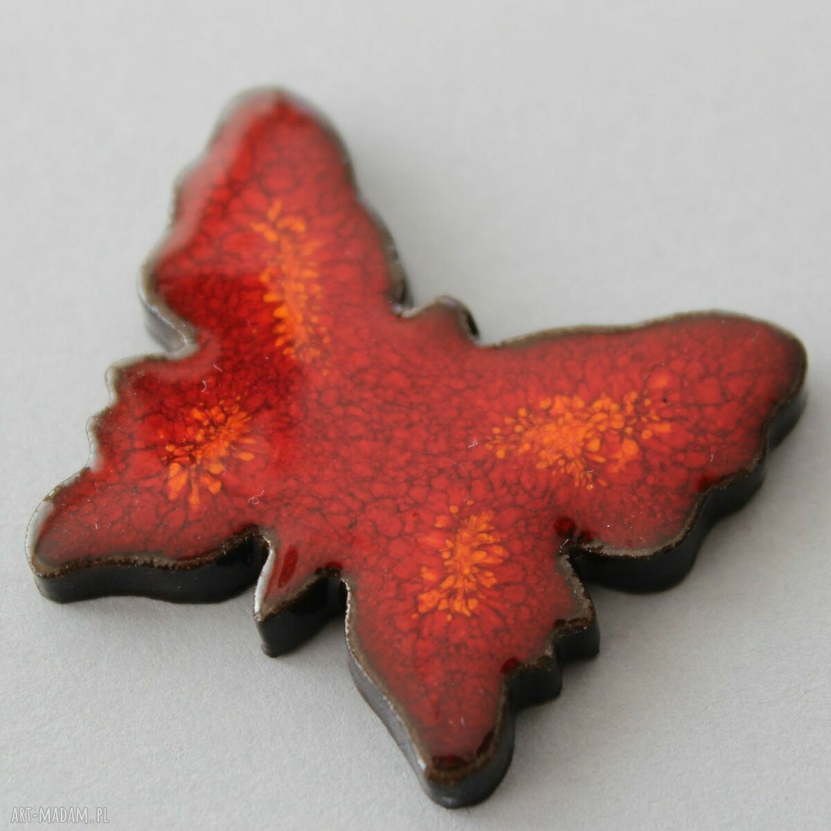 Motyl - broszka ceramiczna w odcieniach czerwieni