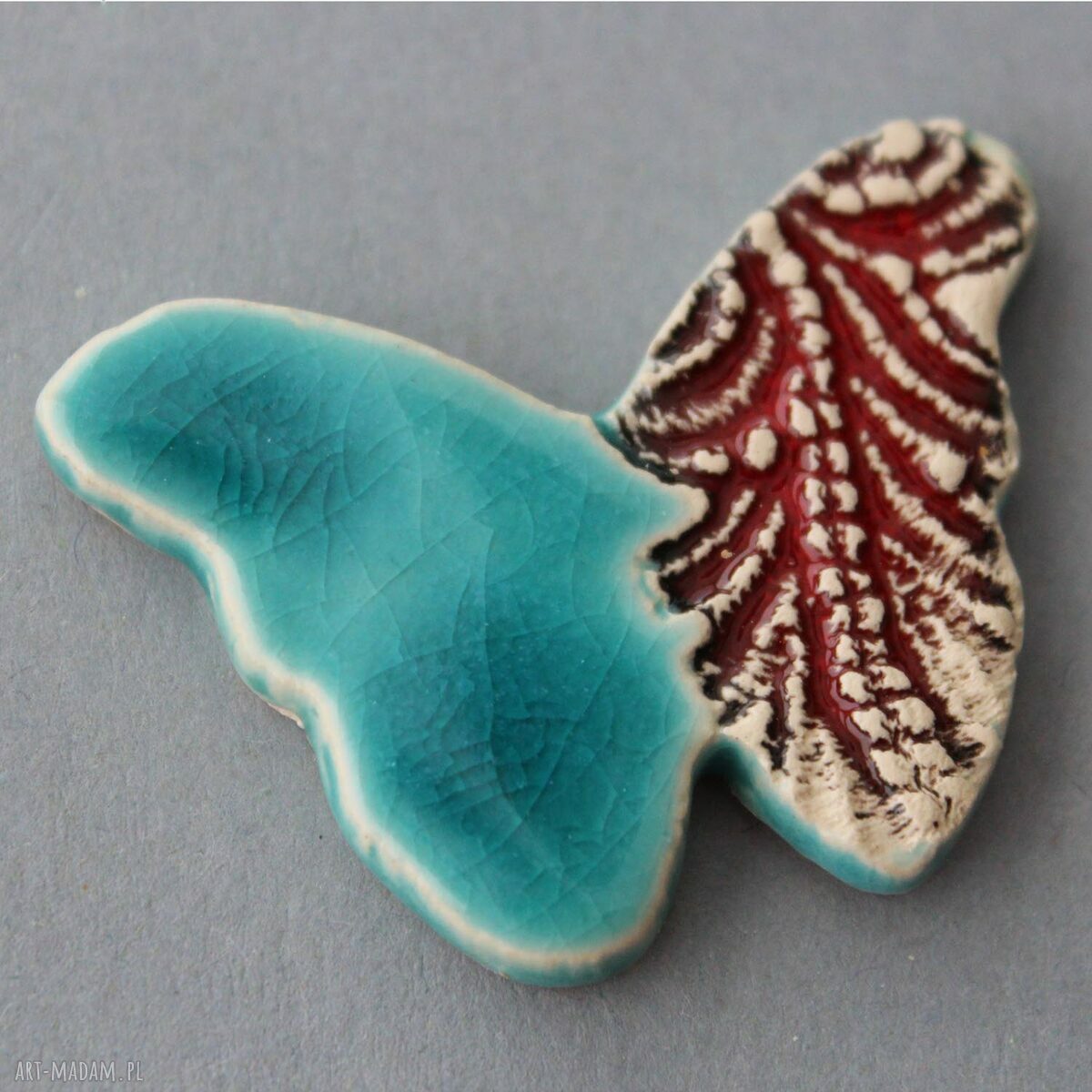 Motyl - broszka ceramiczna w odcieniach turkusu i czerwieni