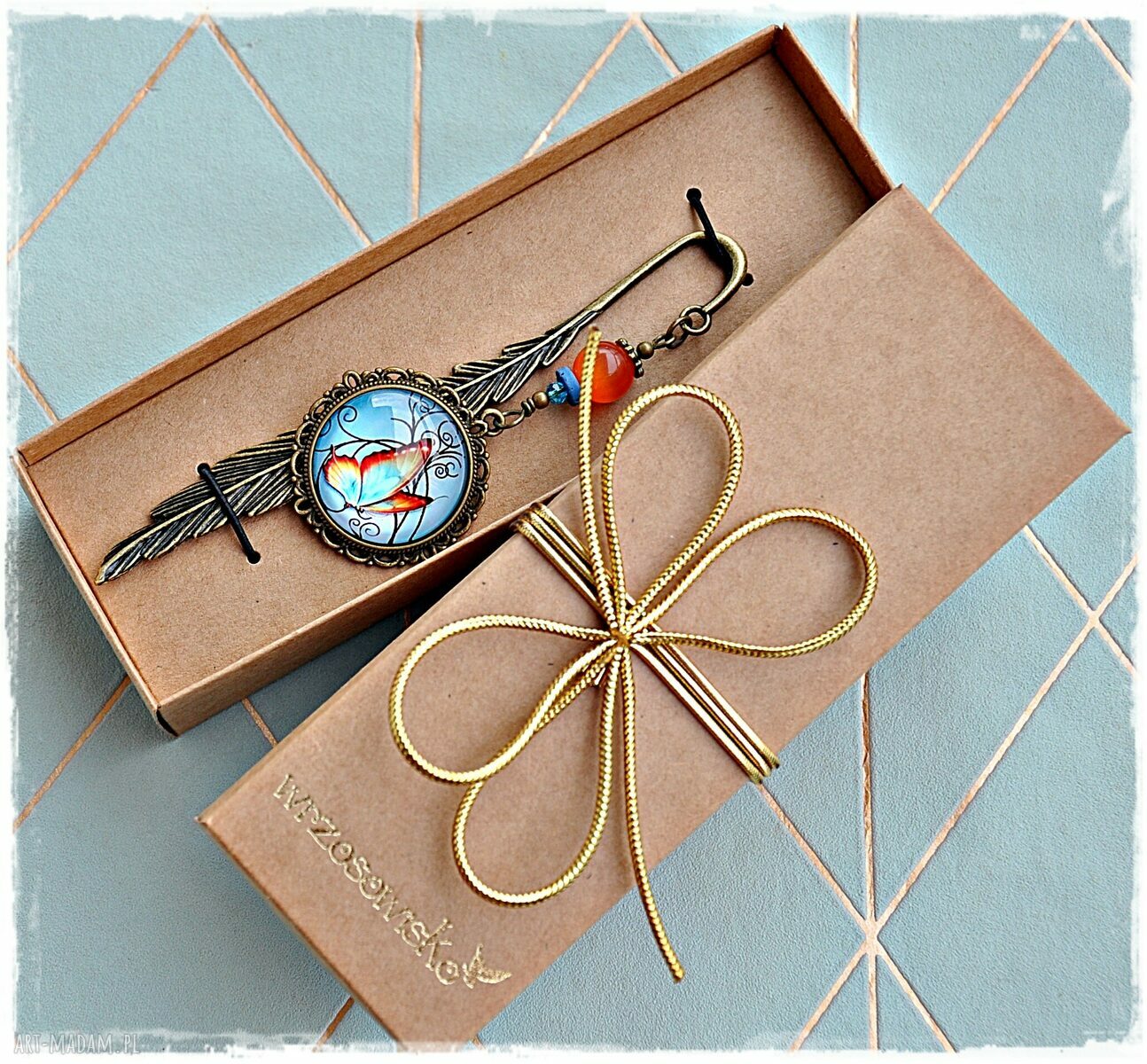 Motyl ulotna zakładka książki vintage barwna dla kobiety hippie