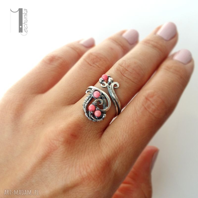 pierścionki: Motyle I srebrny pierścionek z koralem różowym handmade