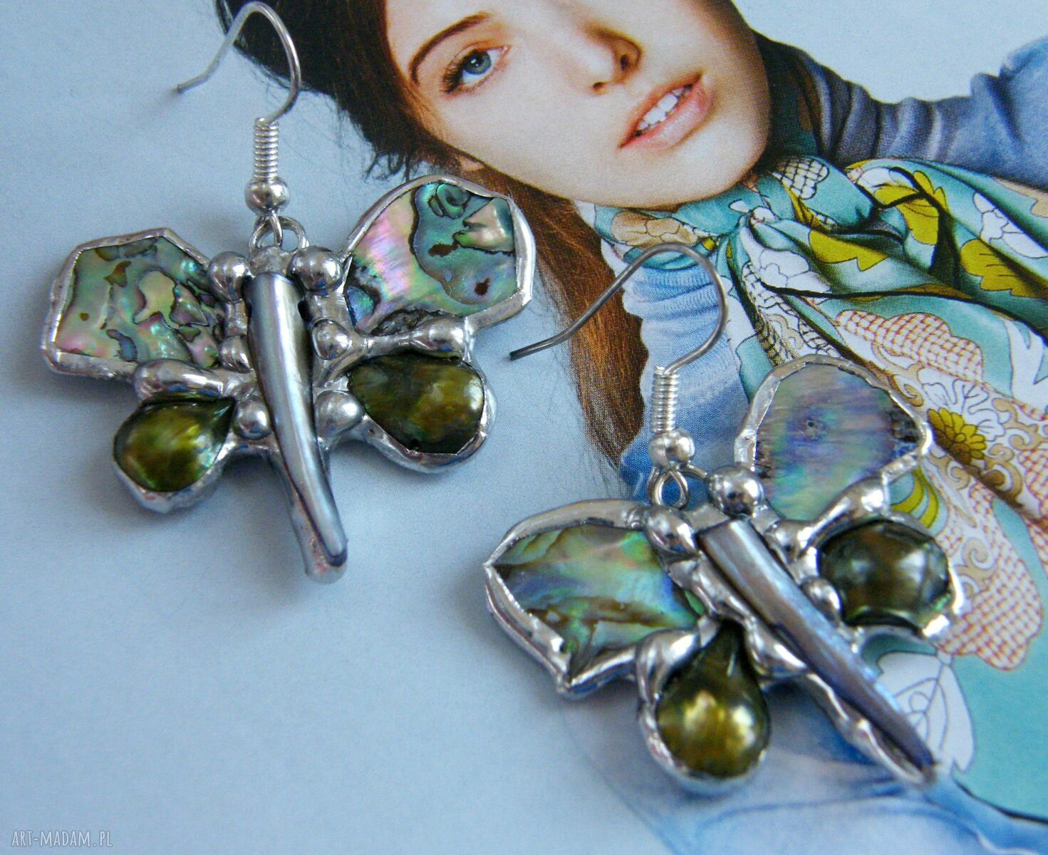 Kolczyki motylki tęczowe z pereł i muszli abalone - handmade Tiffany