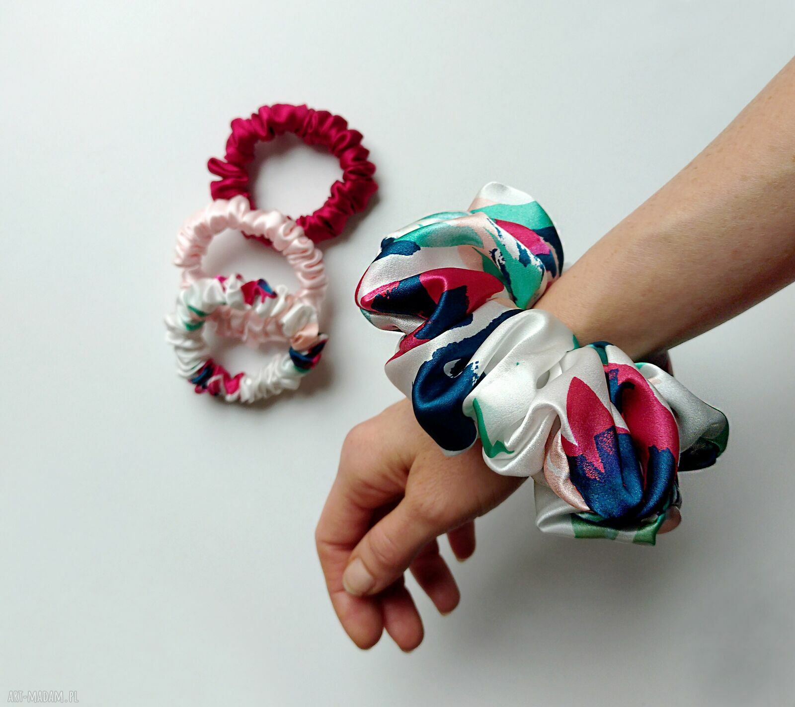 Mozaika Multikolor - zestaw jedwabnych scrunchie XL i 3 minis