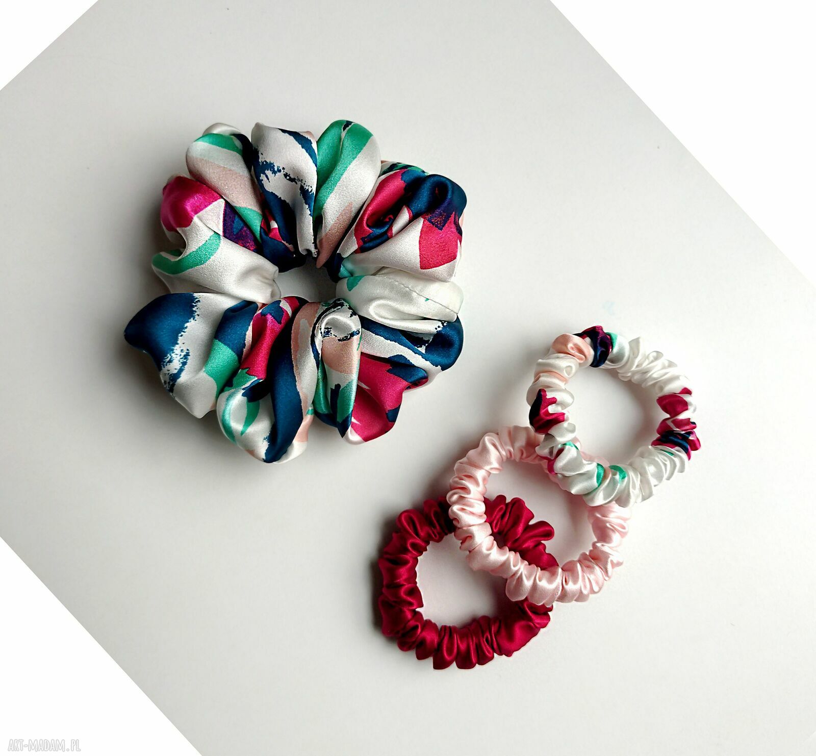 Mozaika Multikolor - zestaw jedwabnych scrunchie XL i 3 minis