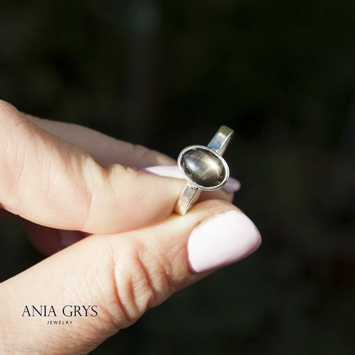 Mr. Grey - pierścionek z szafirem gwiaździstym w srebrze (2.45 ct)