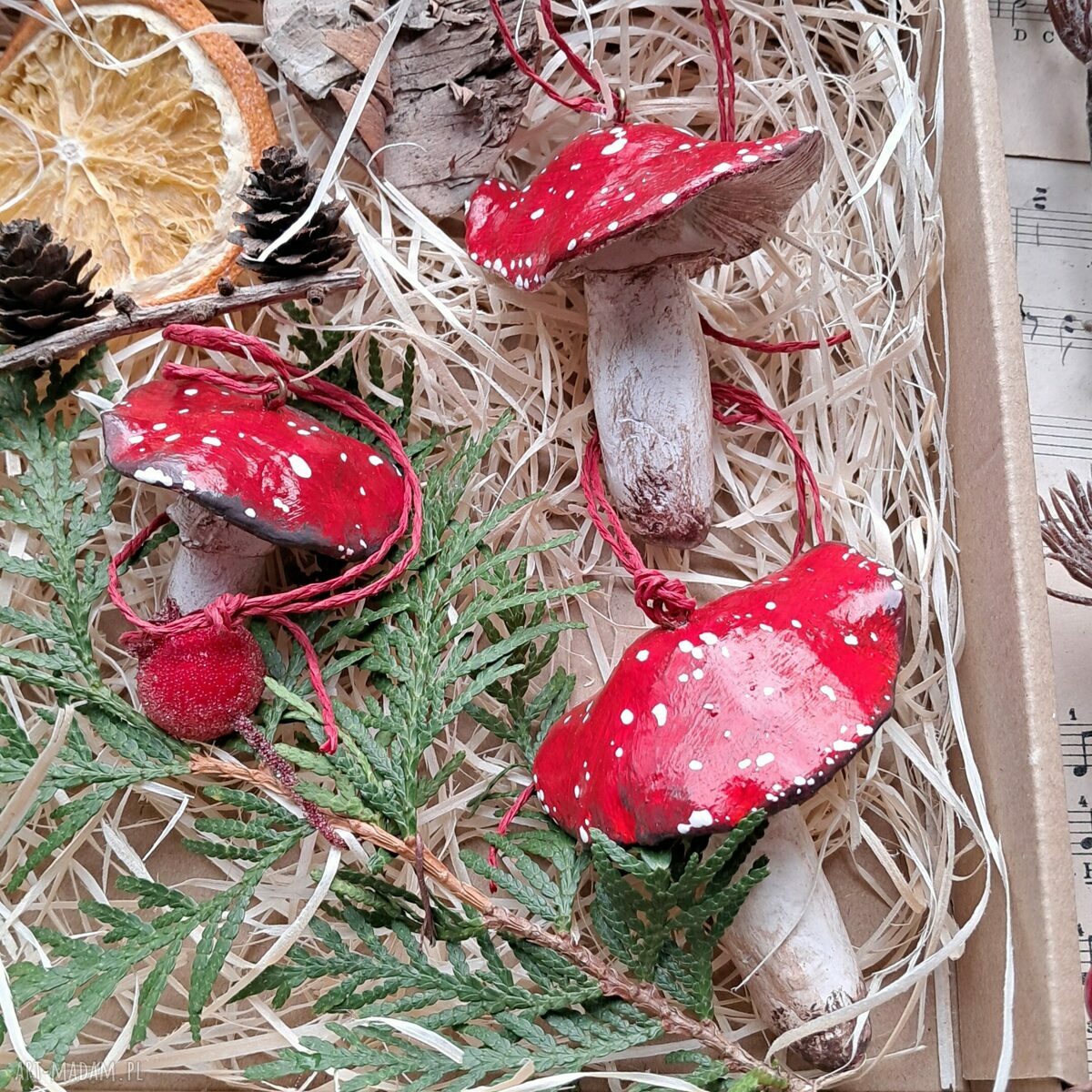 Muchomorki 5 sztuk domki do powieszenia - ręcznie malowane ozdoby świąteczne