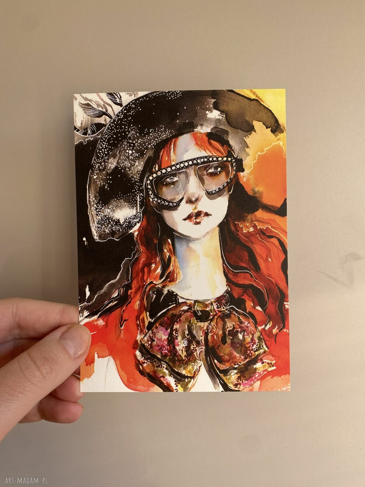 Muse 1: pocztówkowy plakat z ilustracją modową (105 x 148 mm)