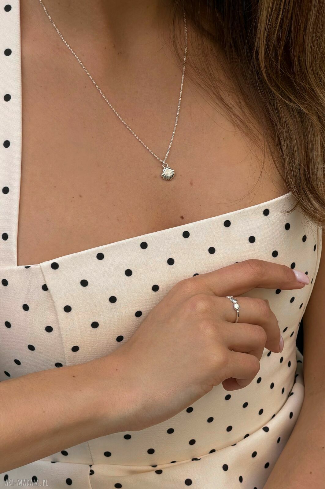 naszyjniki: Naszyjnik z różowego złota z muszelką handmade